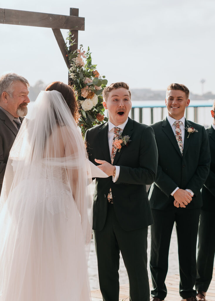 groom reads his vows