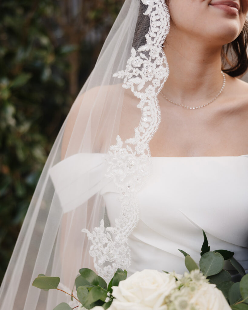 bride's wedding veil