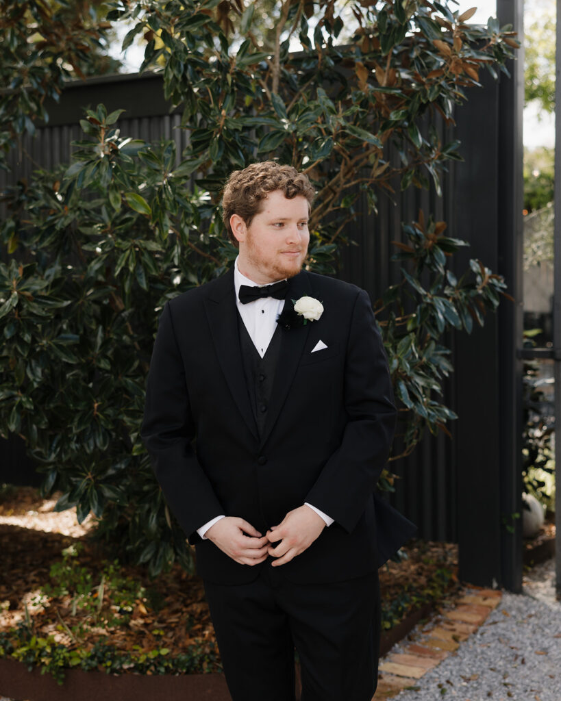 groom reacts to seeing bride