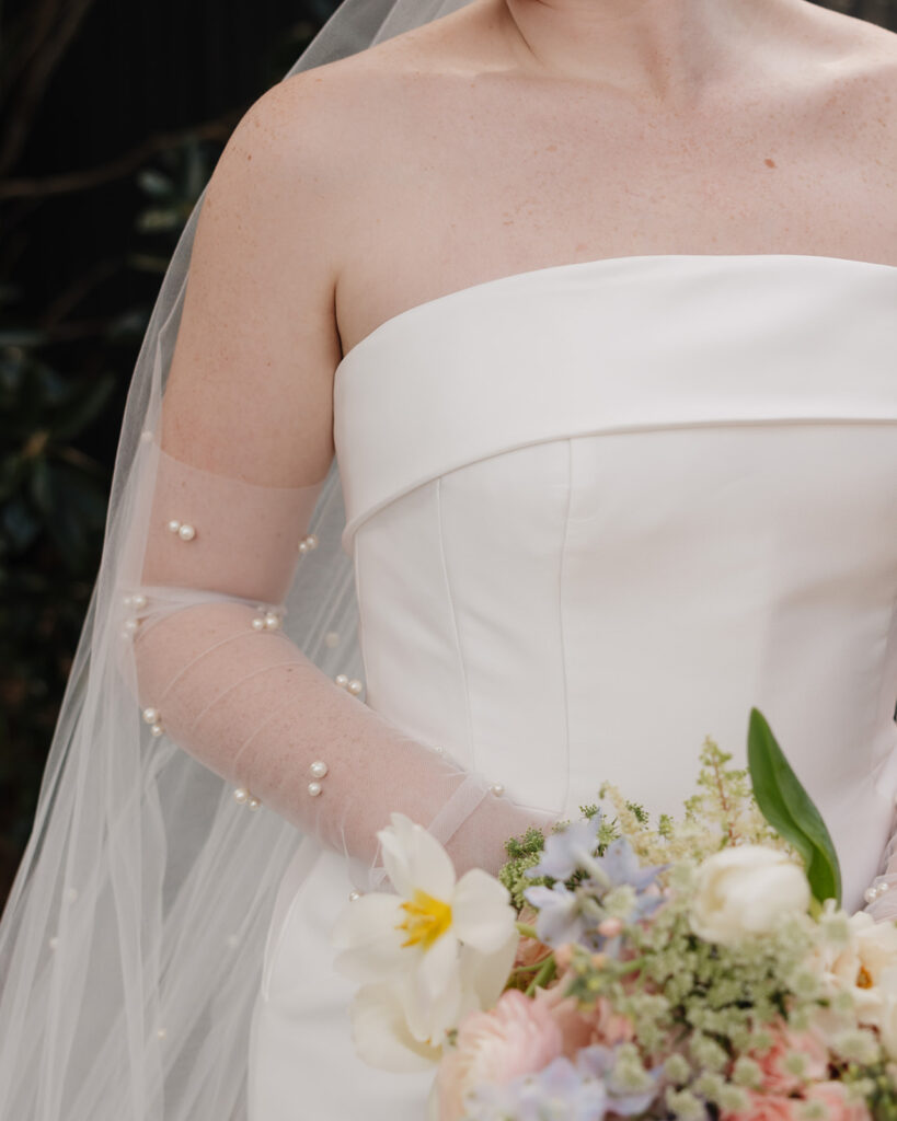 bride's sleeves