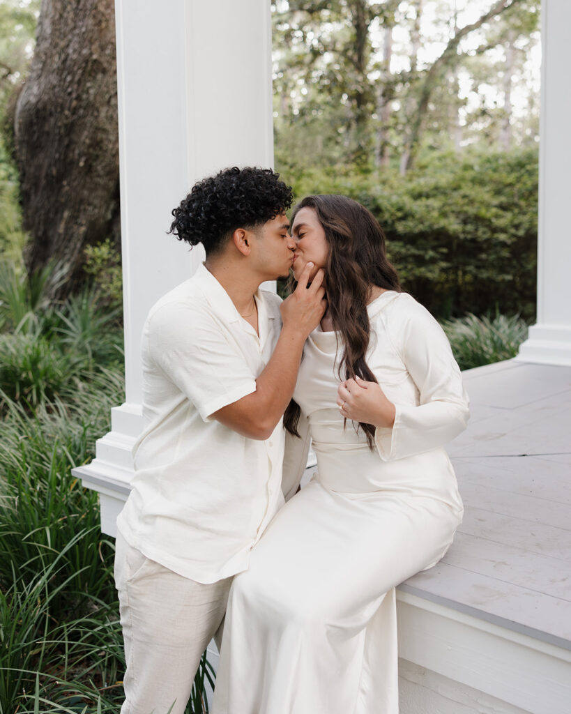 man and woman kiss at Eden Gardens State Park