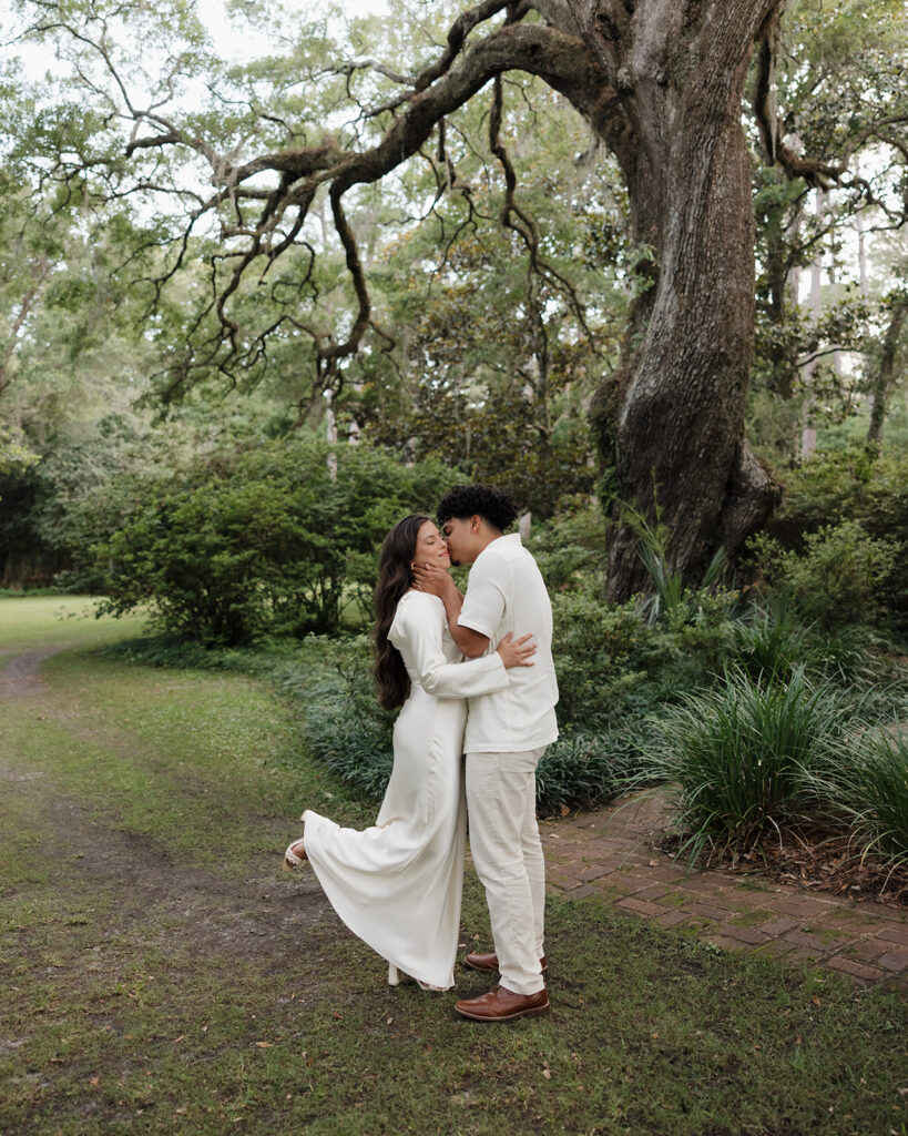 woman and man kiss at Eden Gardens State Park