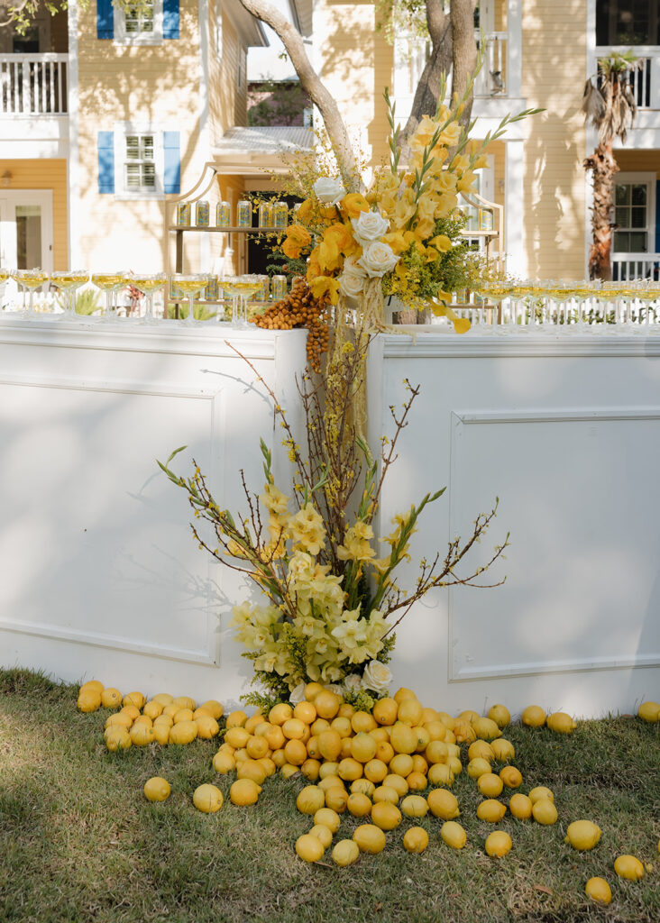 Yellow bar setup in Watercolor Florida