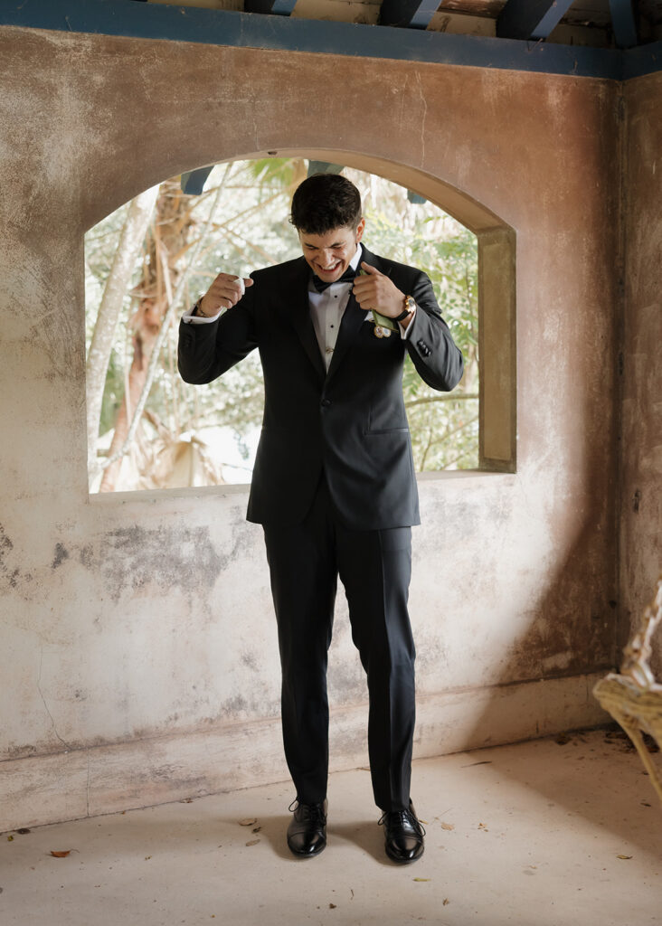 groom cries when seeing bride for the first time