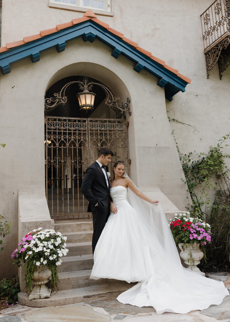 bride and groom at Sydonie Mansion in Mount Dora, FL